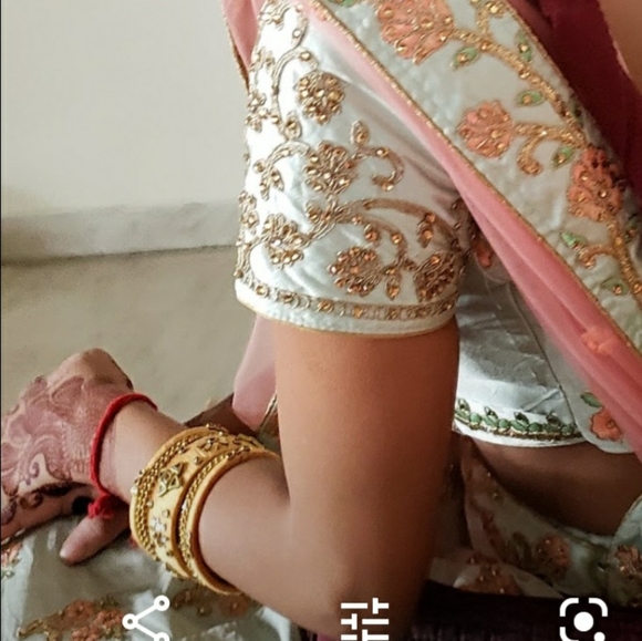 Lengha with matching purse - Picture 5 of 8